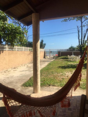 Casa Pé na Areia Frente ao Mar do Pântano do sul!!